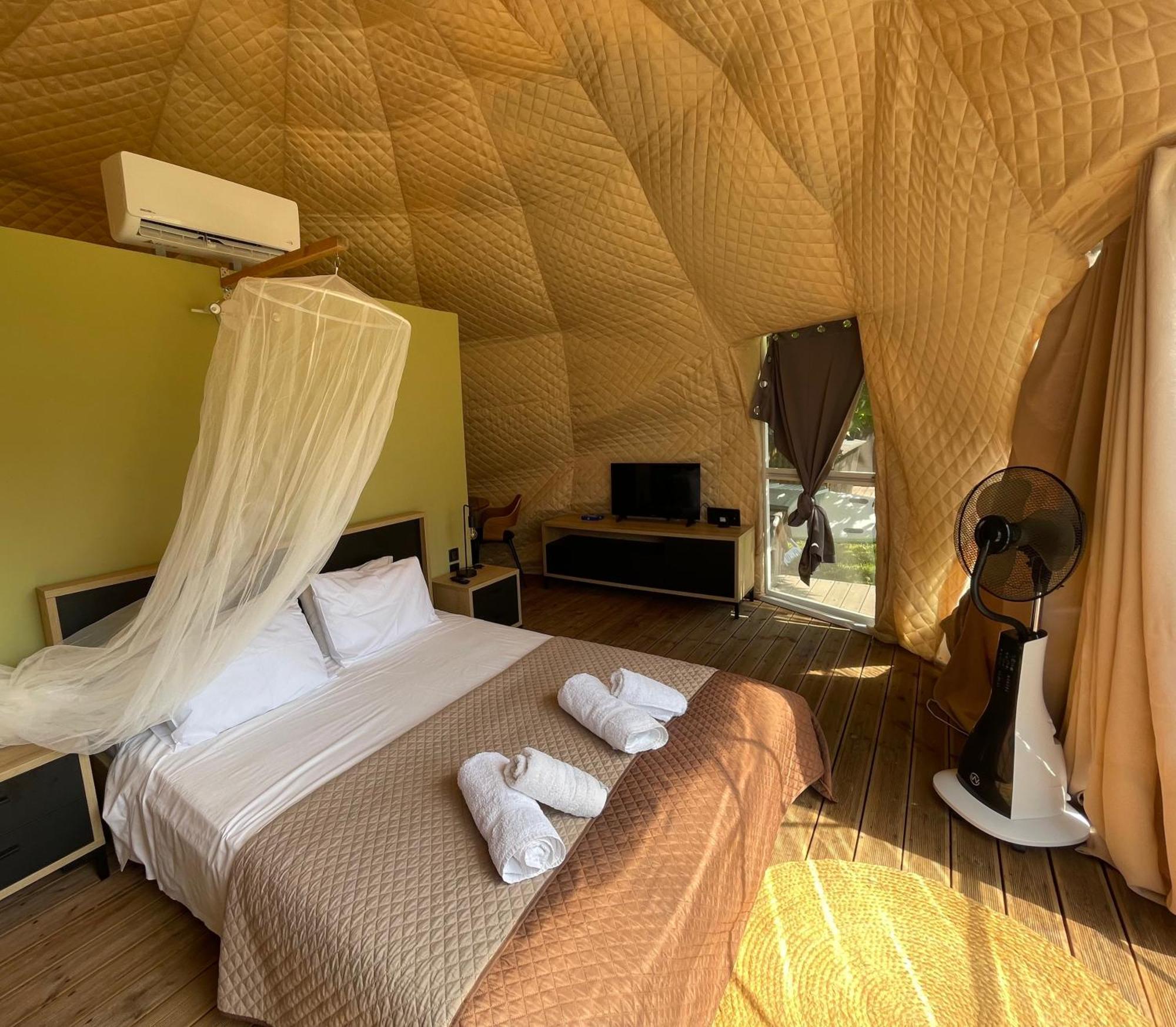 Hotel Manna Gea Glamping Domes Vonitsa Exteriér fotografie